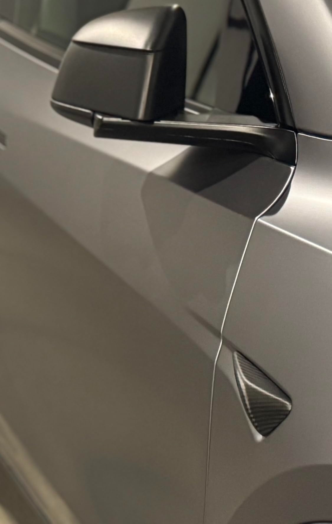 Premium Carbon Fiber Side Camera Protection Covers for Tesla Model Y Juniper (2025–2026) & Model 3 Highland (2024–2026)